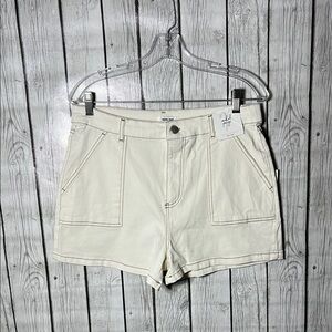 Rachel Paige cream shorts size large